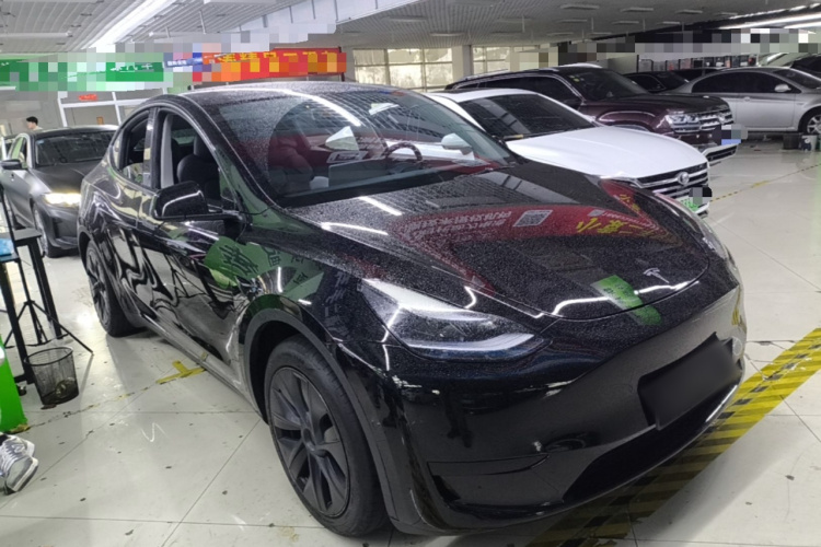 Tesla Model Y 2023 #4 Tesla Model Y 2023 car image #4