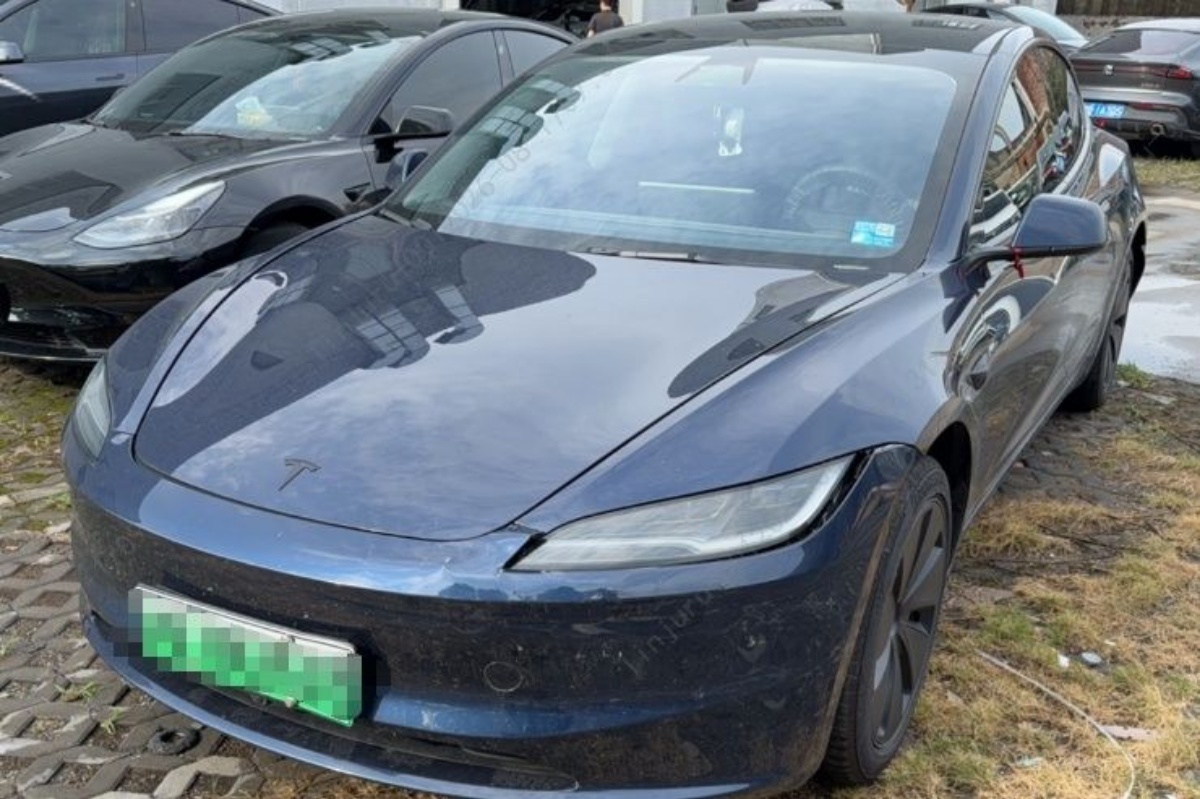 Tesla Model 3 2026 car image 