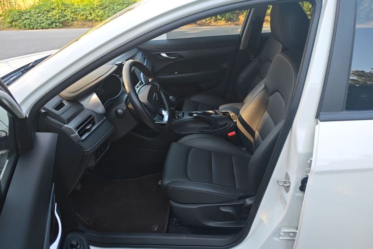 GEELY Emgrand 2021 #15 GEELY Emgrand 2021 car image #15
