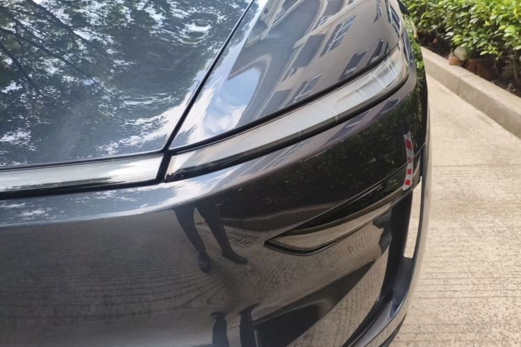 Tesla Model Y 2025 car image #23