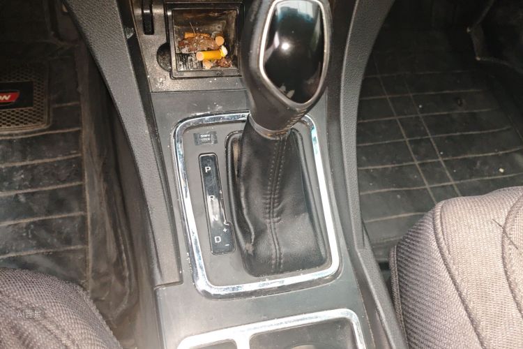 GEELY Emgrand 2017 car image #16