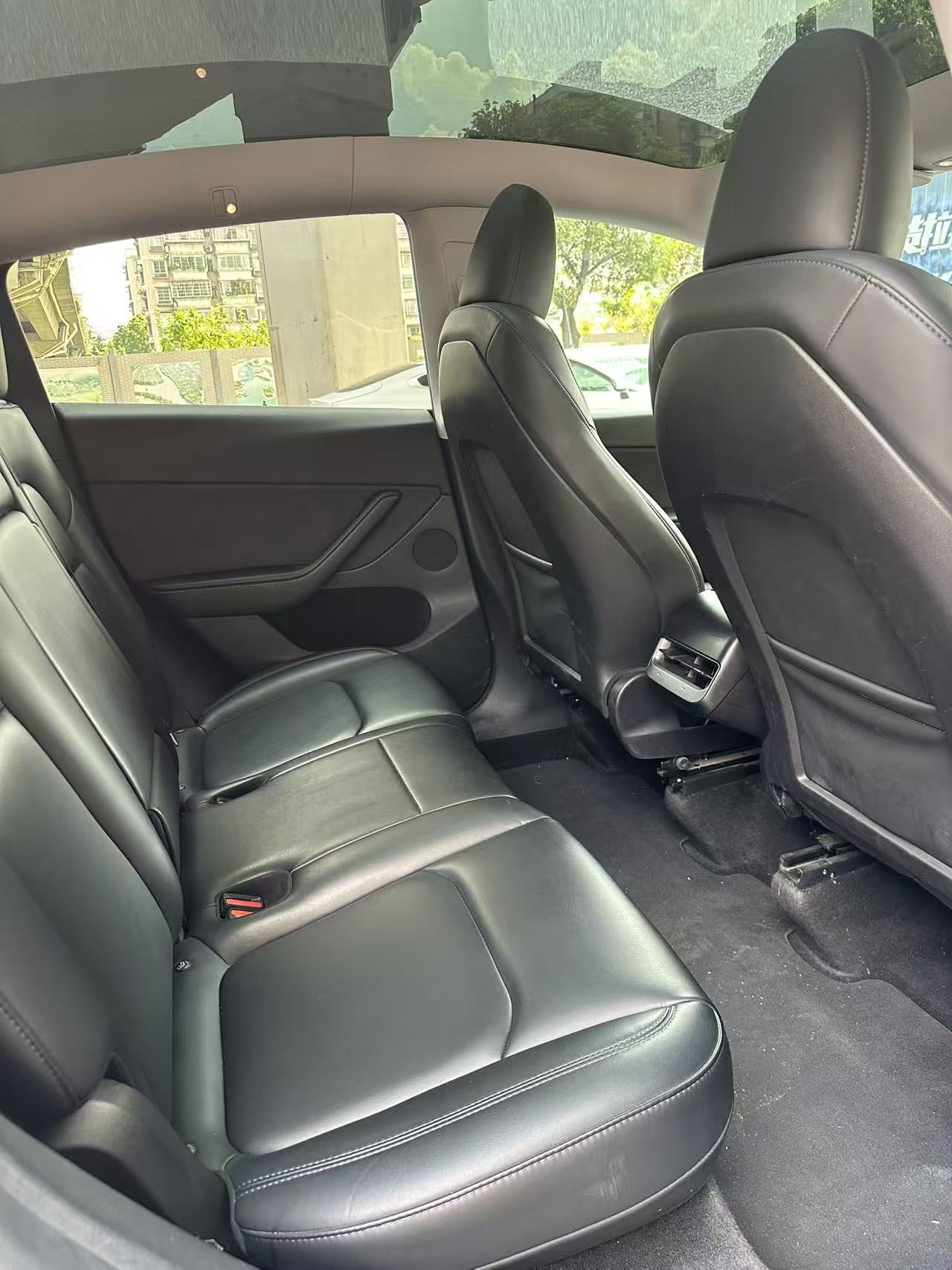 Tesla Model Y 2024 #8 Tesla Model Y 2024 car image #8