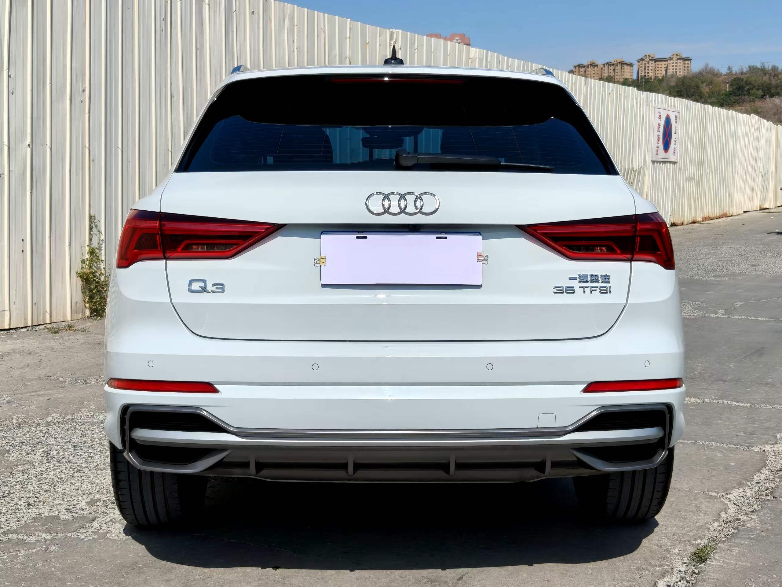 Audi Q3 2021 car image #8