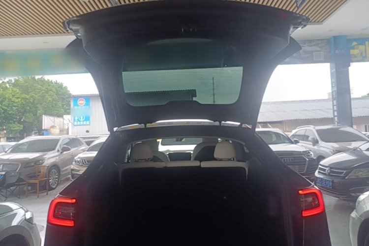 Tesla Model Y 2023 #19 Tesla Model Y 2023 car image #19