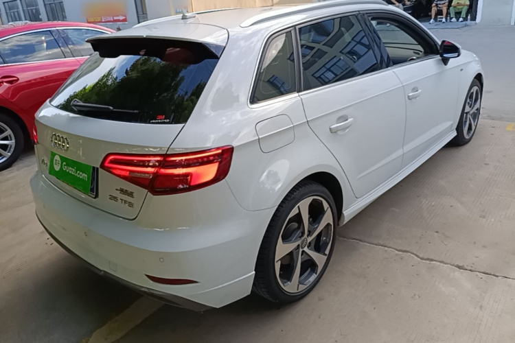 Audi A3 2018 immagine di auto #7