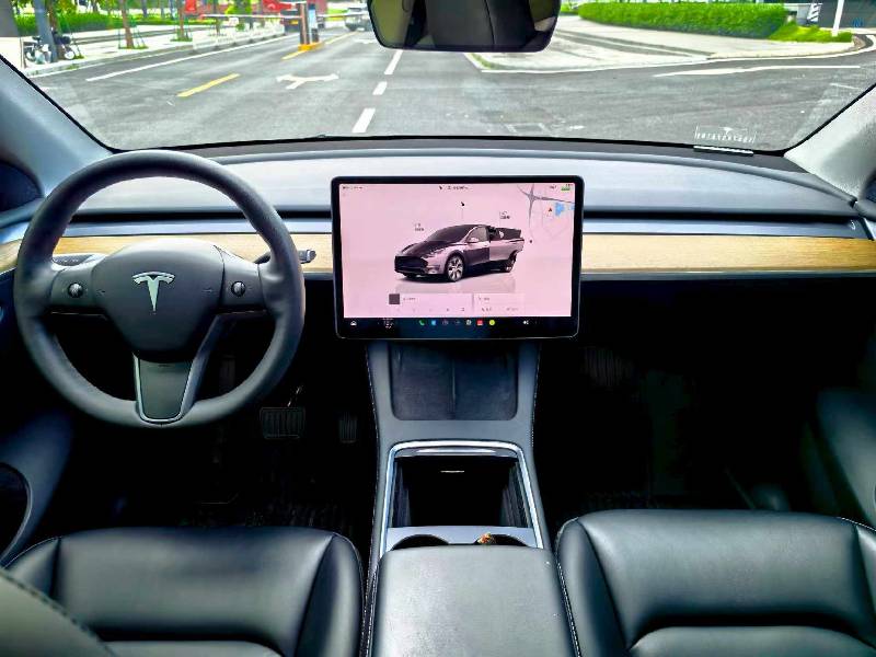 Tesla Model Y 2022 #5 Tesla Model Y 2022 car image #5