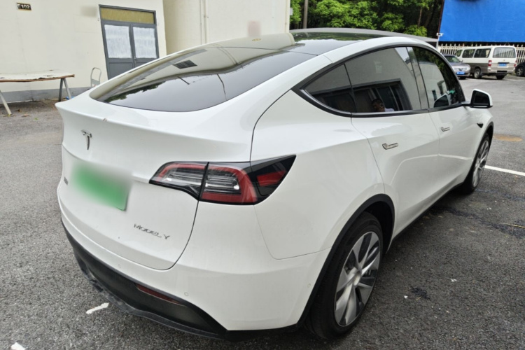 Tesla Model Y 2021 #7 Tesla Model Y 2021 car image #7