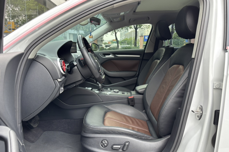 Audi A3 2017 car image #13