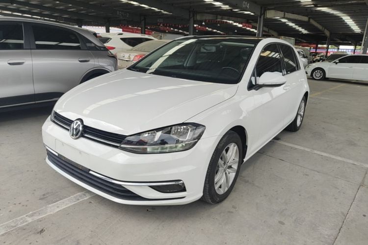 Volkswagen Golf 2018 car image #2