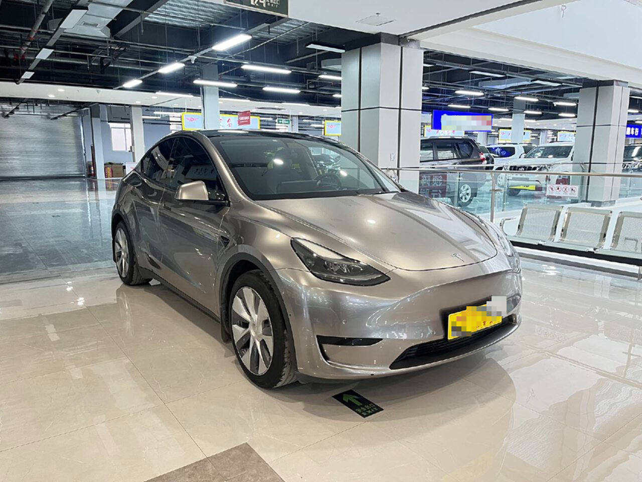 Tesla Model Y 2022 #5 Tesla Model Y 2022 car image #5