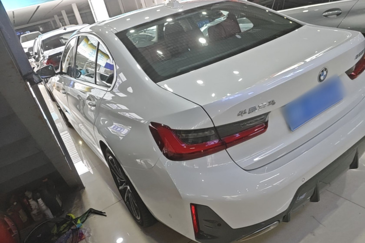 BMW 3 Series 2024 #5 BMW 3 Series 2024 car image #5