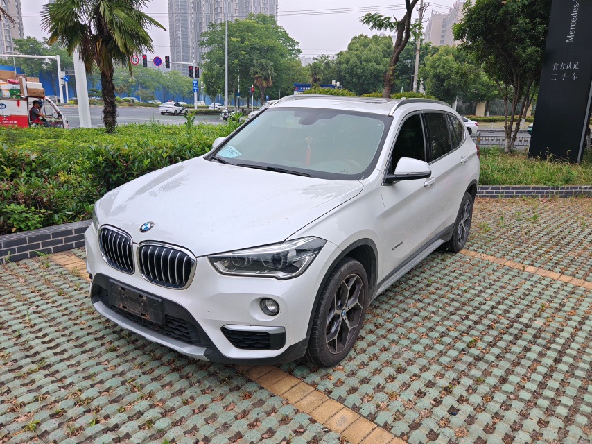 BMW X1 2018 BMW X1 2018 car image