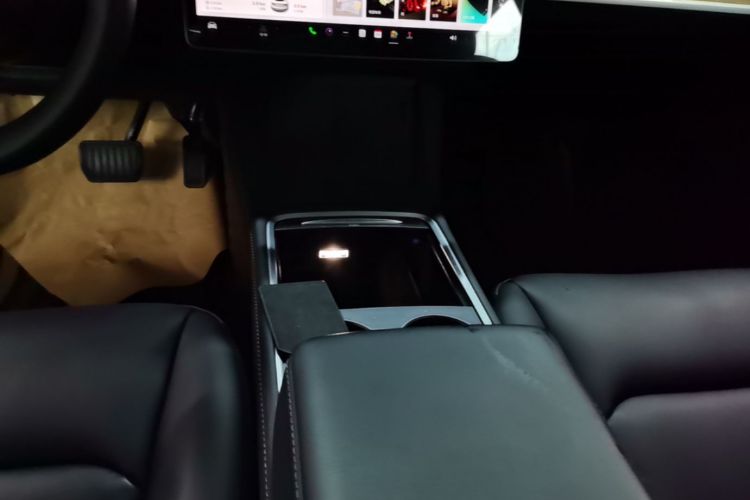 Tesla Model 3 2023 car image #14