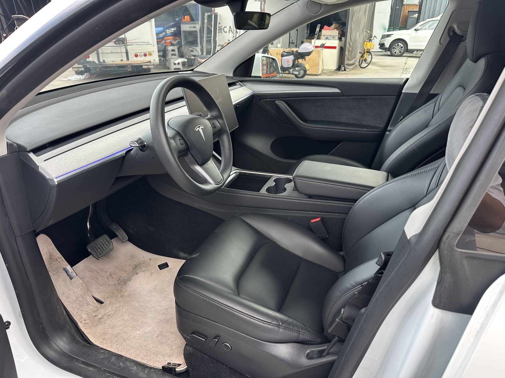 Tesla Model Y 2024 #3 Tesla Model Y 2024 car image #3
