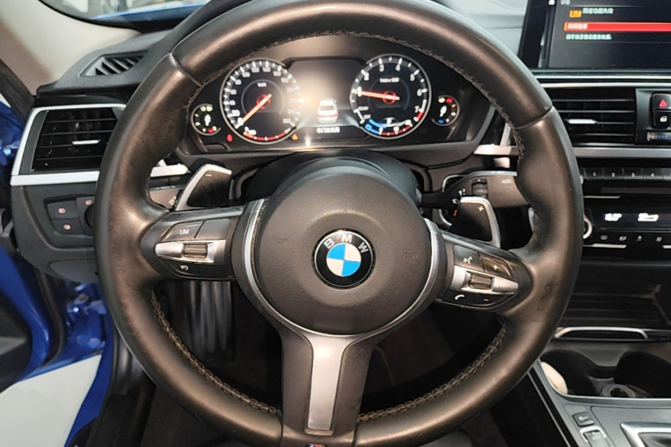 BMW 3 Series 2018 car image #11