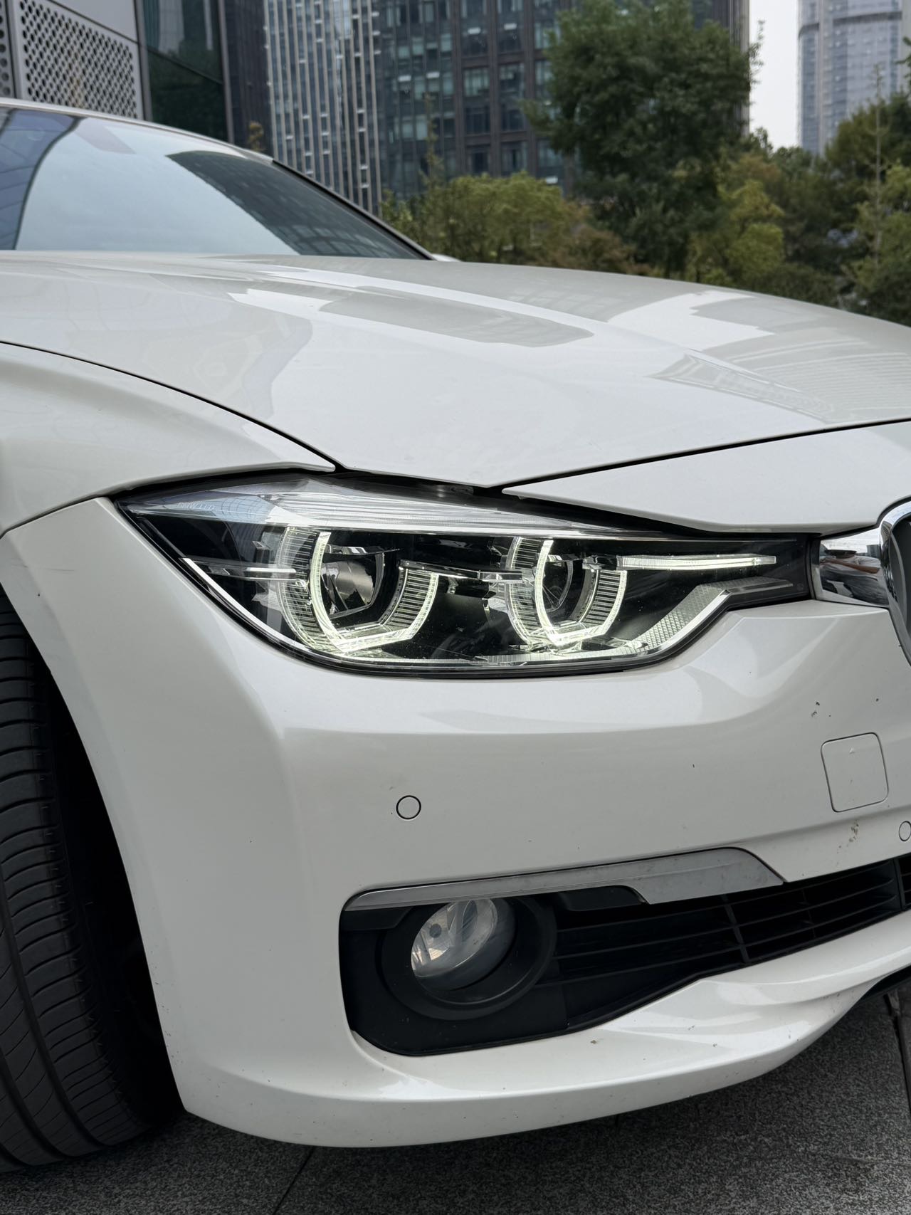 BMW 3 Series 2018 car image #2