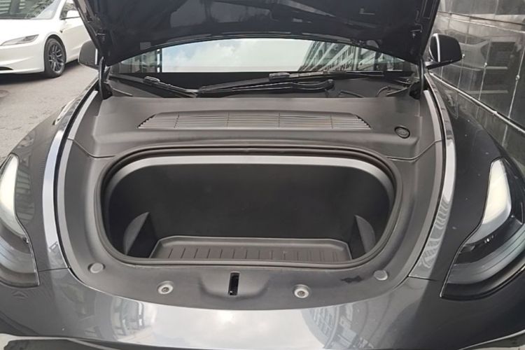 Tesla Model Y 2024 #20 Tesla Model Y 2024 car image #20