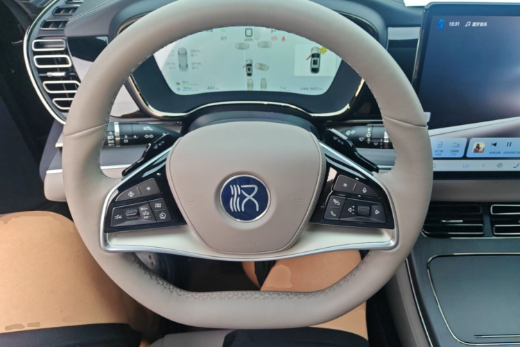 BYD Han 2025 car image #11