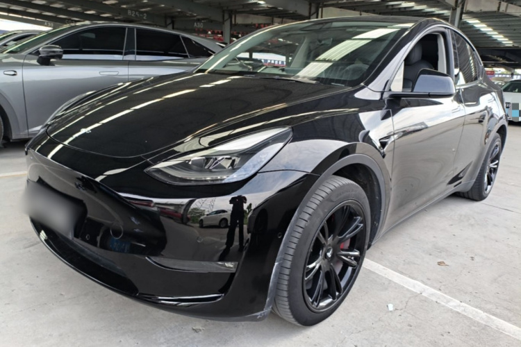 Tesla Model Y 2022 car image #2