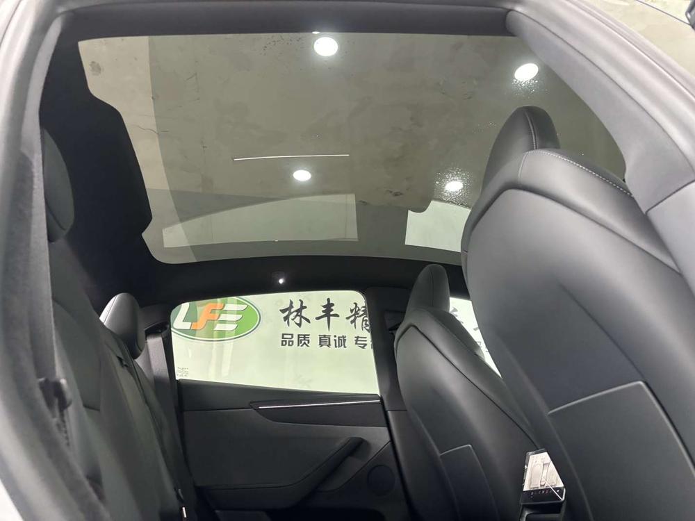 Tesla Model Y 2026 #26 Tesla Model Y 2026 immagine di auto #26