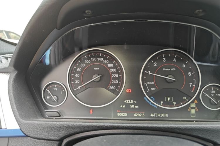 BMW 3 Series 2018 car image #12