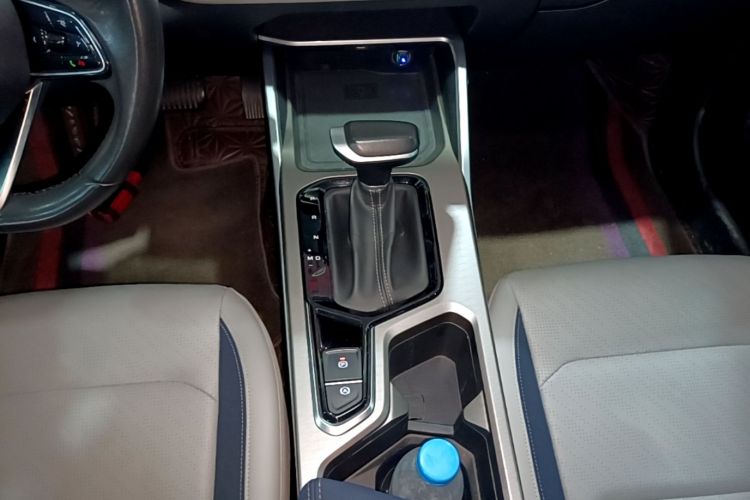 GEELY Emgrand 2022 #14 GEELY Emgrand 2022 car image #14