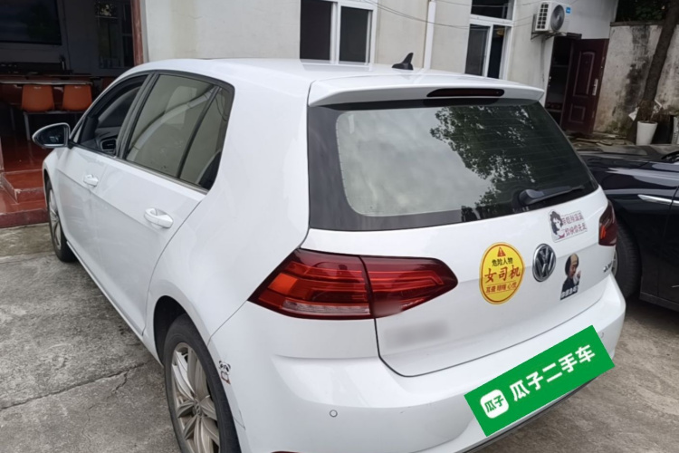 Volkswagen Golf 2019 car image #5