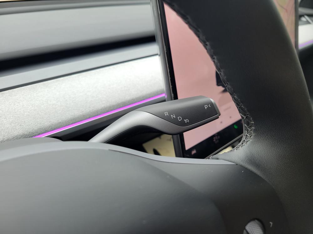 Tesla Model Y 2024 car image #13
