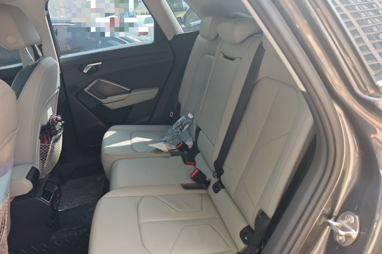 Audi Q3 2020 immagine di auto #10