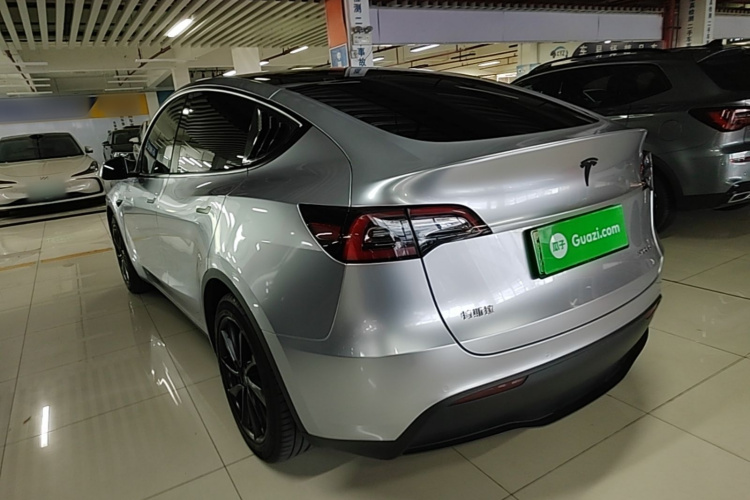 Tesla Model Y 2022 car image #5