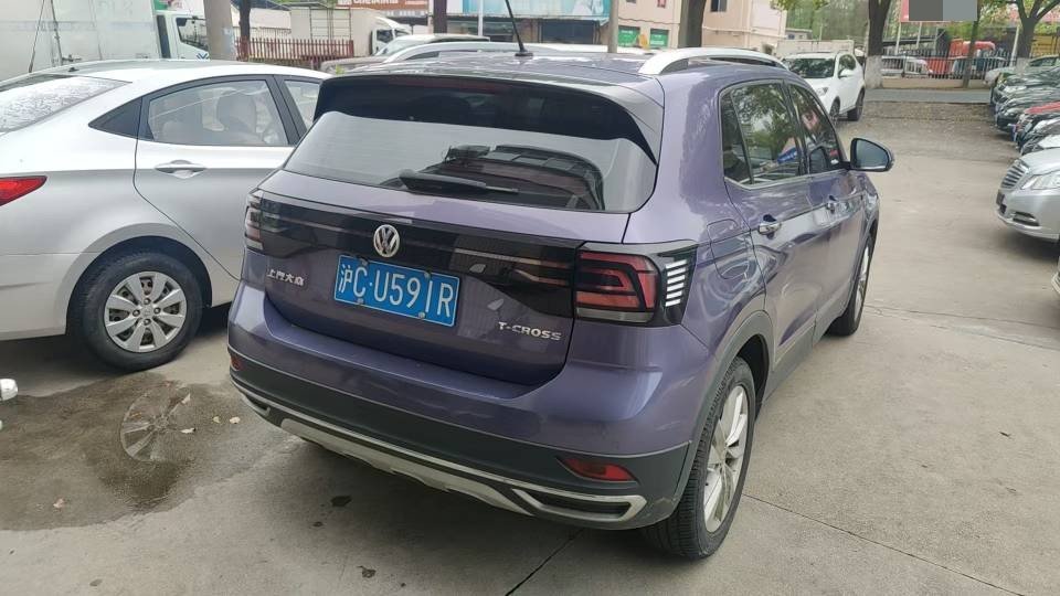 Volkswagen T-Cross 2019 car image #2