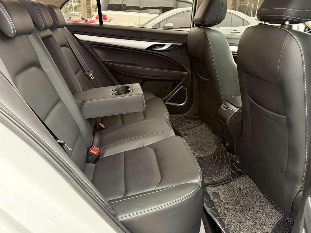 GEELY Emgrand 2018 car image #18