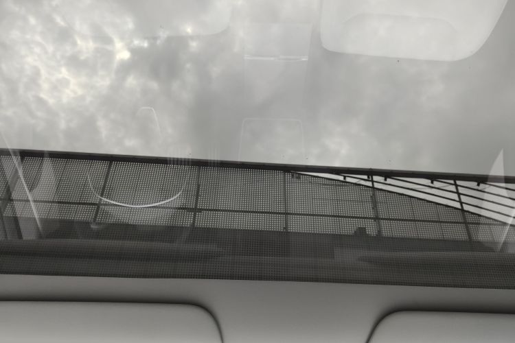 Tesla Model Y 2025 #20 Tesla Model Y 2025 car image #20