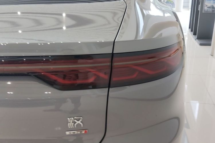BYD Han 2025 #8 BYD Han 2025 car image #8
