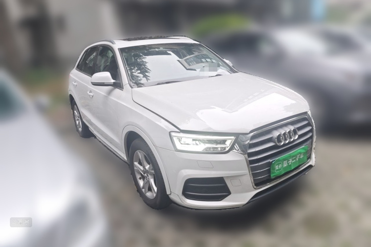 Audi Q3 2018 car image #4