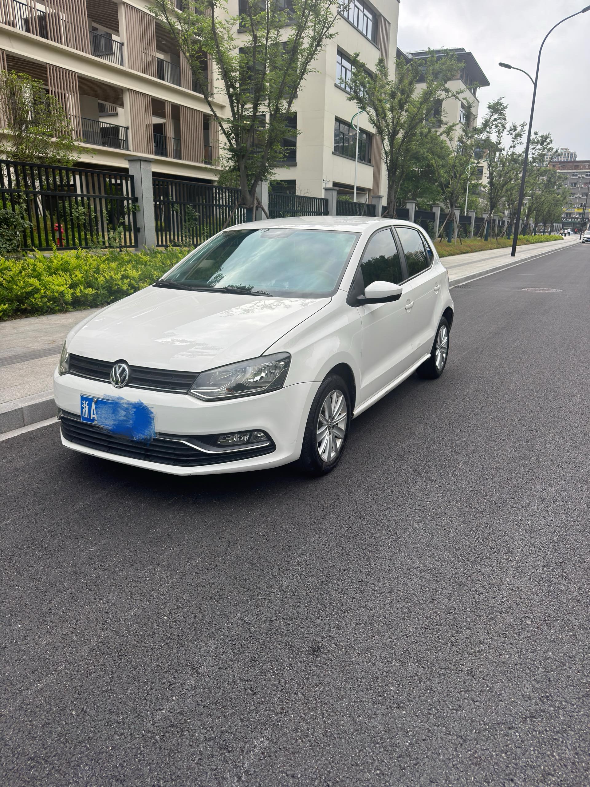 Volkswagen Polo 2014 Volkswagen Polo 2014 car image