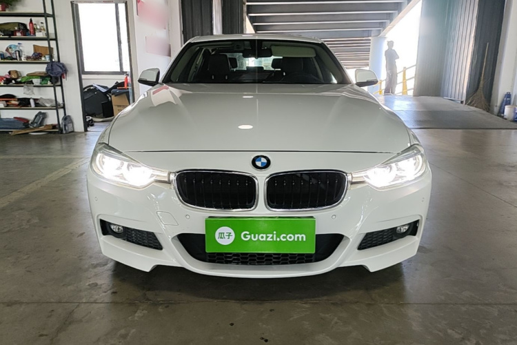 BMW 3 Series 2018 imagem de carro #3