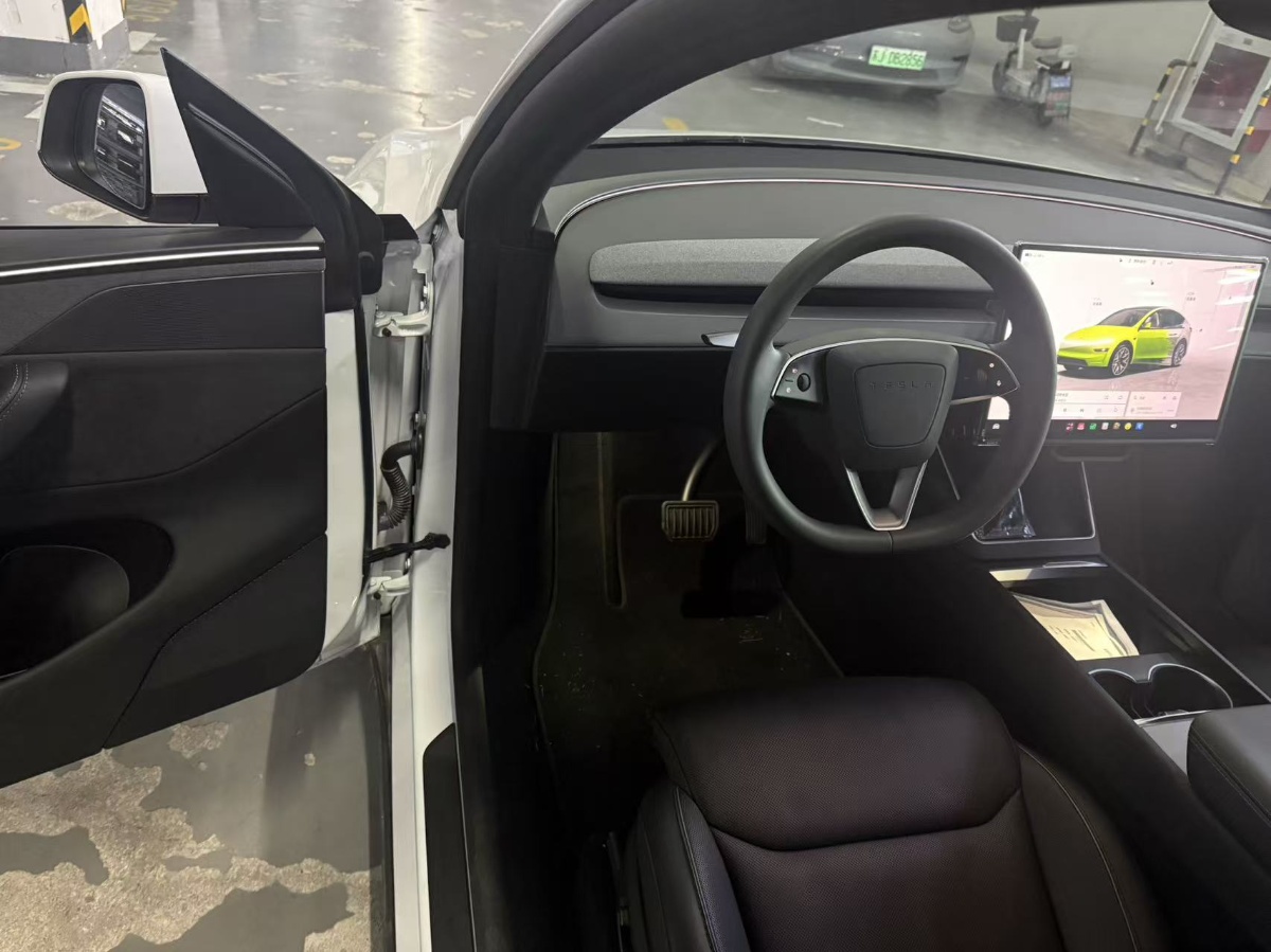 Tesla Model Y L 2026 #4 Tesla Model Y L 2026 imagem de carro #4