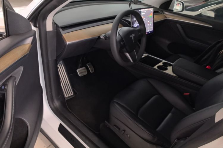 Tesla Model Y 2021 #16 Tesla Model Y 2021 car image #16
