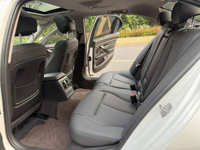 BMW 3 Series 2018 #9 BMW 3 Series 2018 car image #9