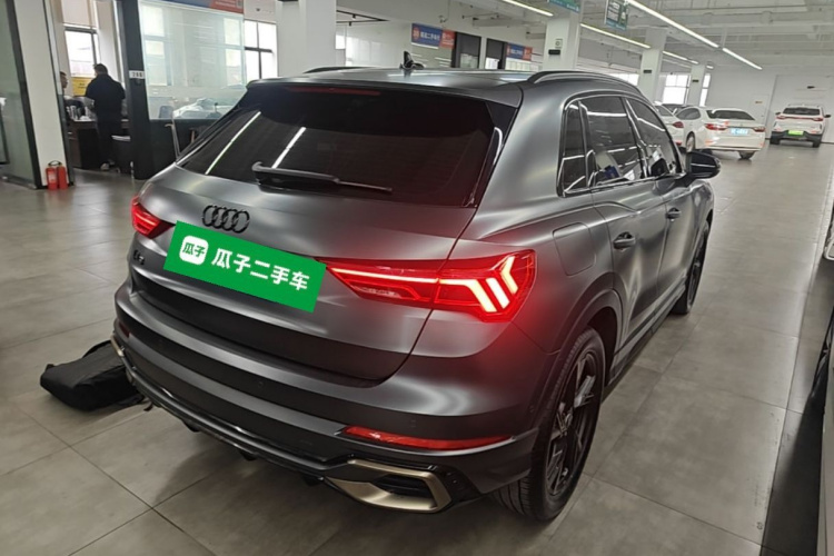 Audi Q3 2023 car image #7
