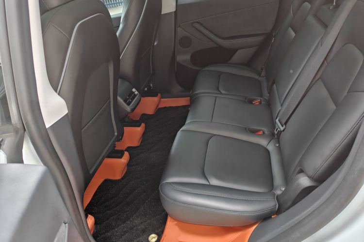 Tesla Model Y 2024 car image #17