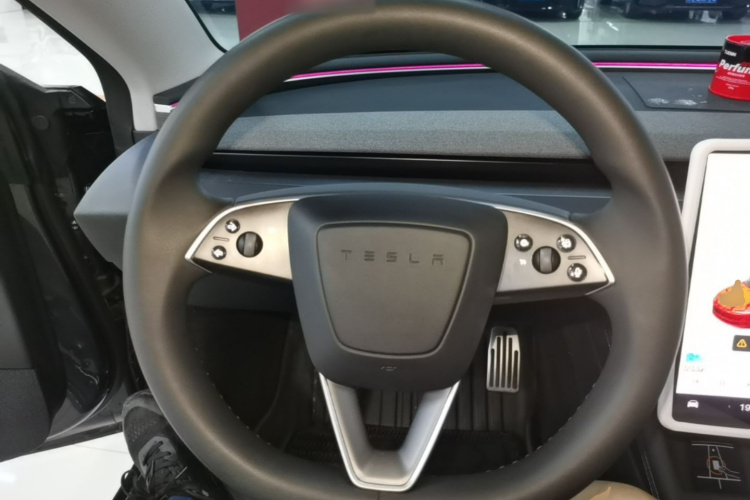 Tesla Model 3 2024 #11 Tesla Model 3 2024 car image #11