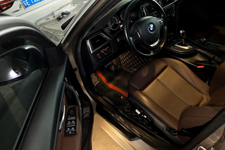 BMW 3 Series 2018 #12 BMW 3 Series 2018 car image #12