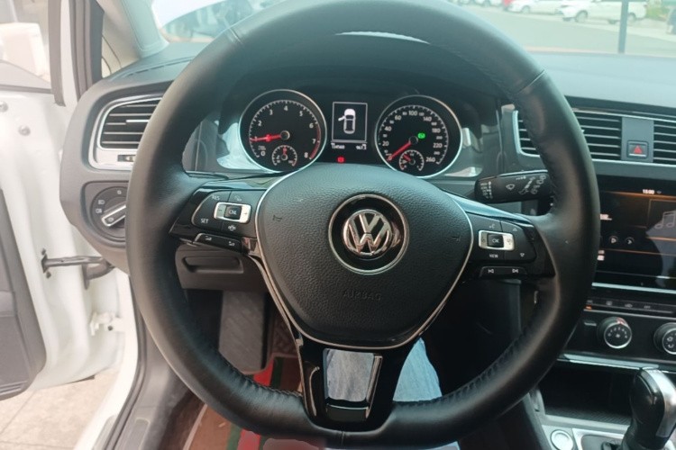 Volkswagen Golf 2020 #11 Volkswagen Golf 2020 car image #11