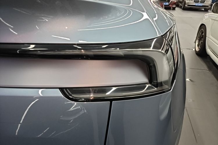 Tesla Model Y 2025 car image #8