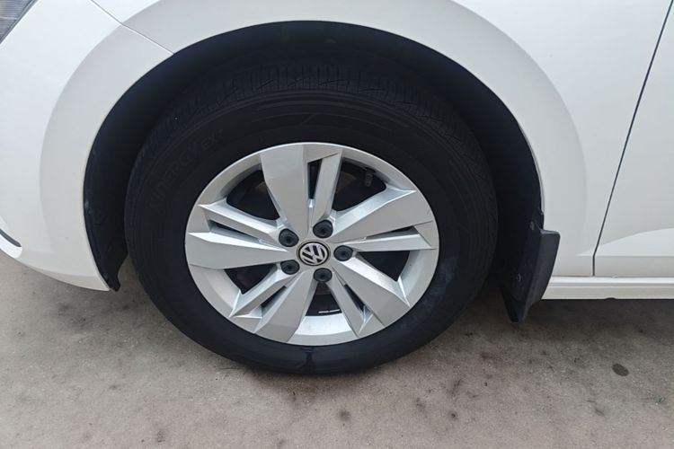 Volkswagen Polo 2020 car image #9