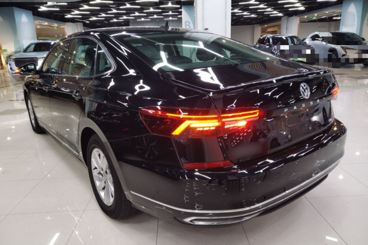 Volkswagen Passat 2024 car image #5