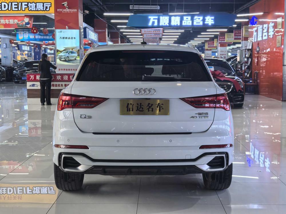 Audi Q3 2023 car image #5
