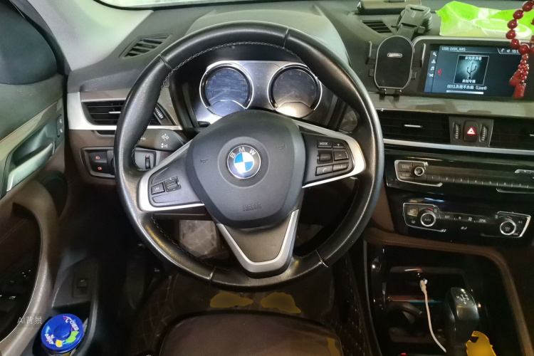 BMW X1 2019 car image #12